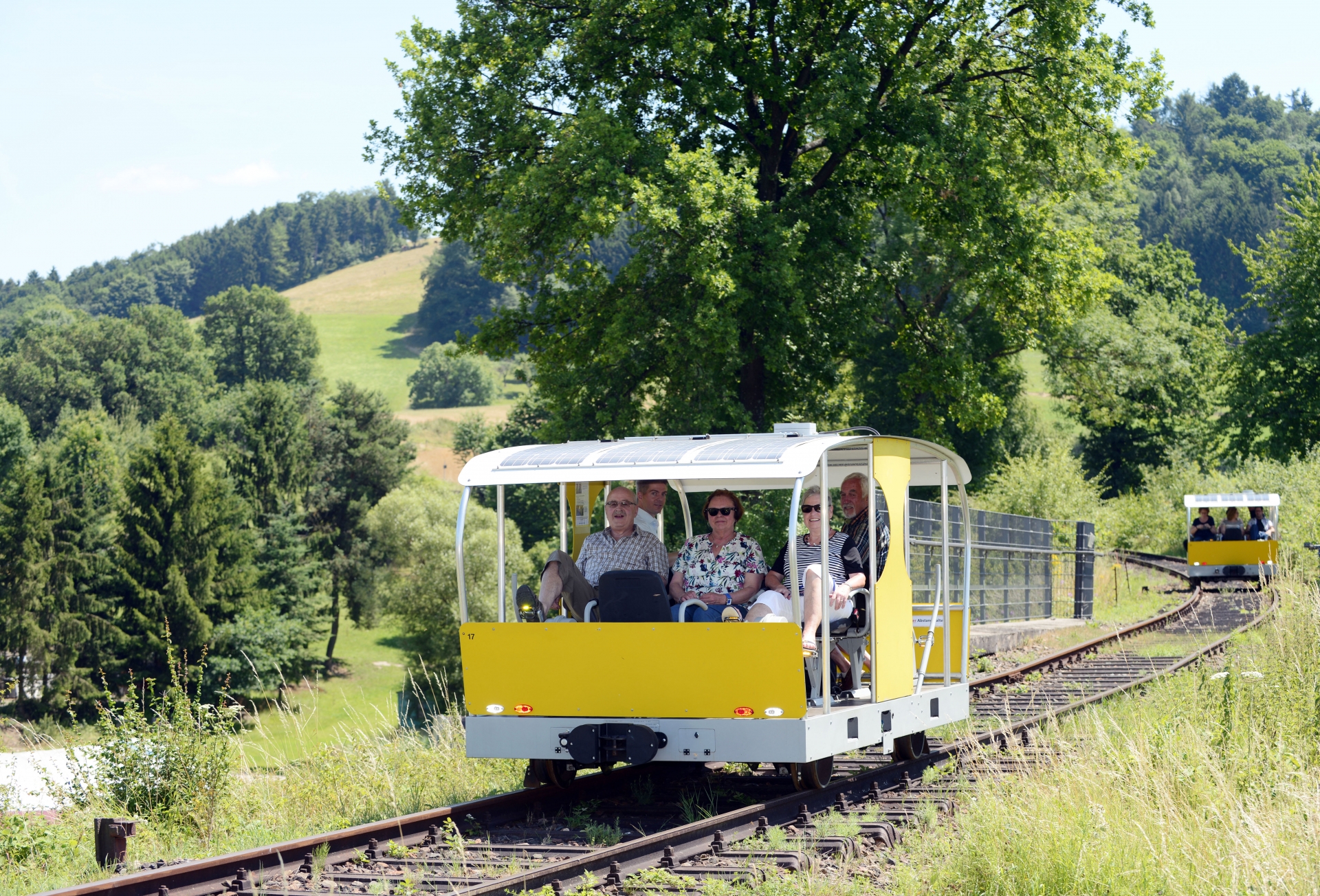 Draisinengaste In Morlenbachs Zentrum Lotsen Solardraisine